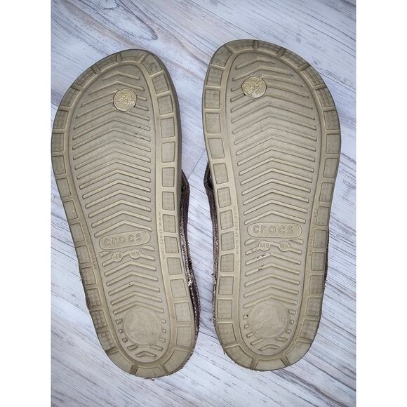 Crocs Canvas Flip Flops Men 8/Women 10 Brown Tan Comfort Sandals Unisex - Picture 8 of 9